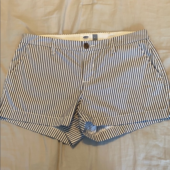 Old navy shorts - Picture 1 of 3